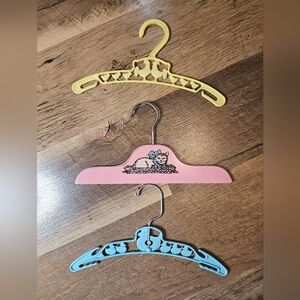 Vintage Kids Colorful Hanger Set
